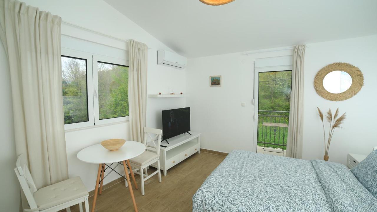 Plamenatz Studio Apartments Virpazar Exterior foto